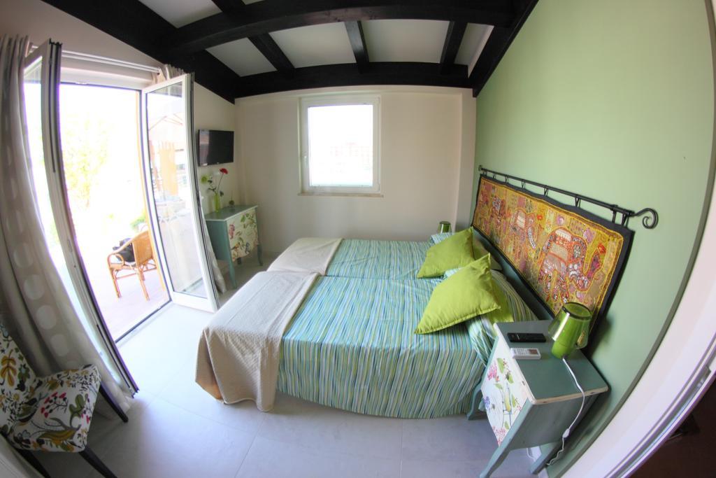 B&B I Fiori Del Mare 아그로폴리 외부 사진