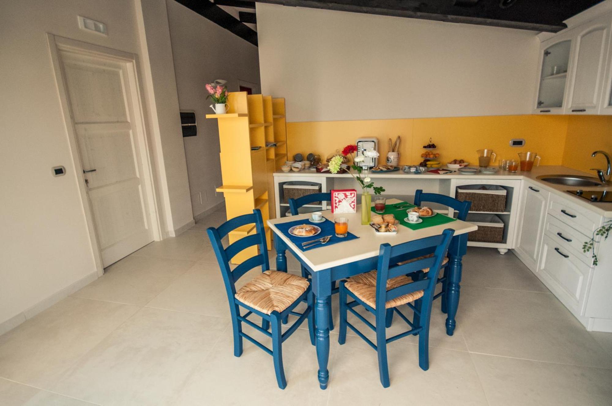 B&B I Fiori Del Mare 아그로폴리 외부 사진