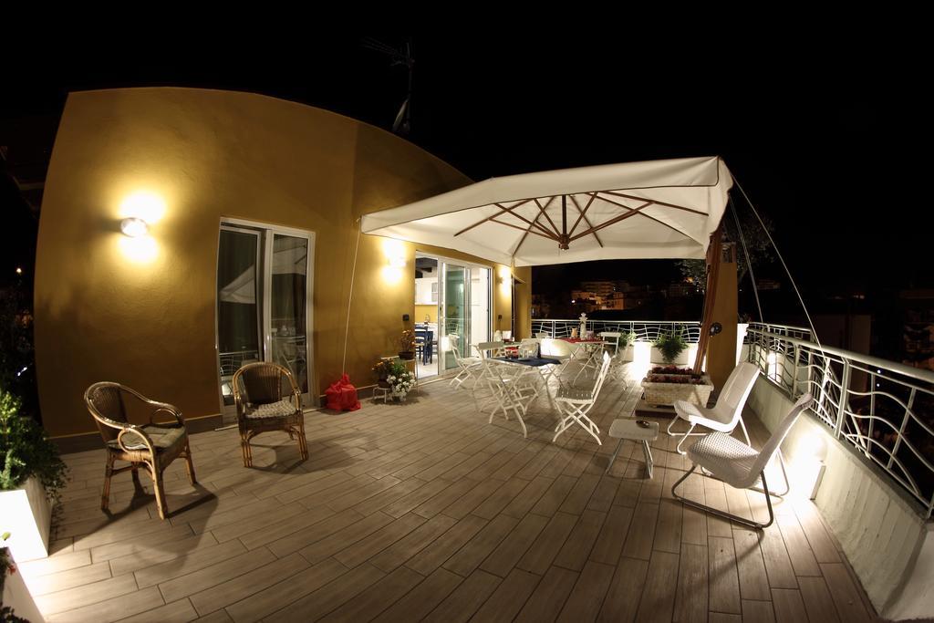 B&B I Fiori Del Mare 아그로폴리 외부 사진