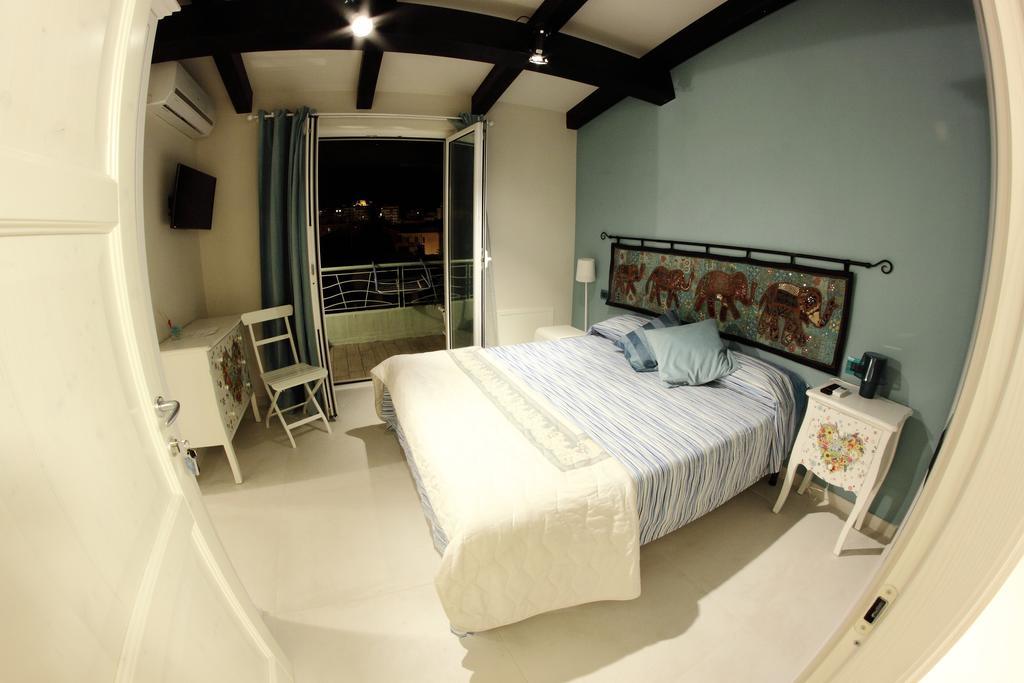 B&B I Fiori Del Mare 아그로폴리 외부 사진