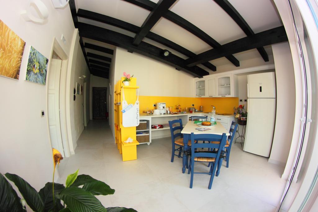 B&B I Fiori Del Mare 아그로폴리 외부 사진