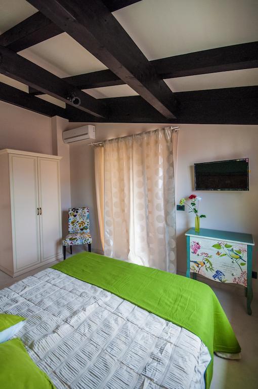 B&B I Fiori Del Mare 아그로폴리 객실 사진