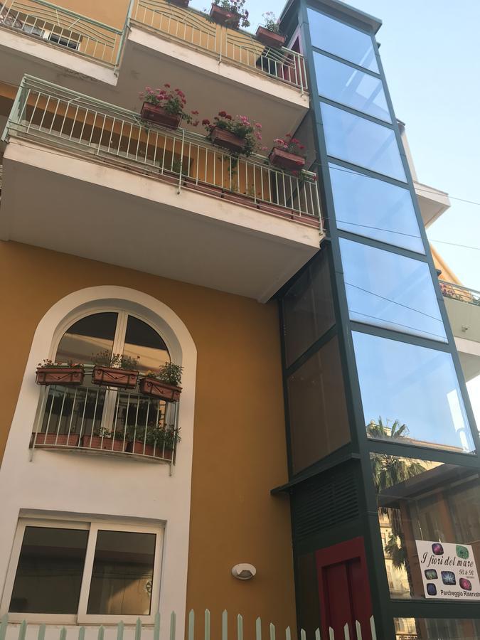 B&B I Fiori Del Mare 아그로폴리 외부 사진
