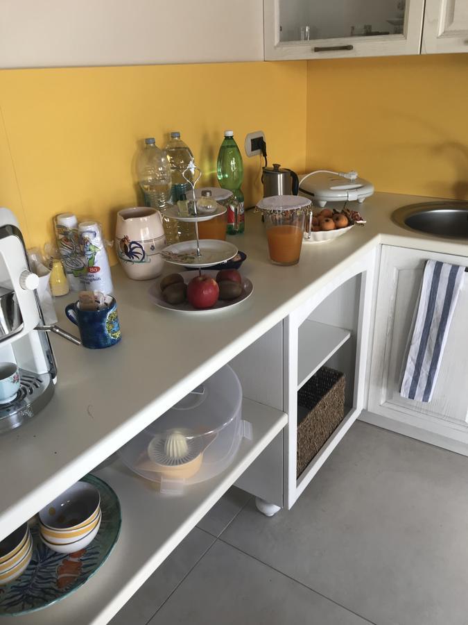B&B I Fiori Del Mare 아그로폴리 외부 사진